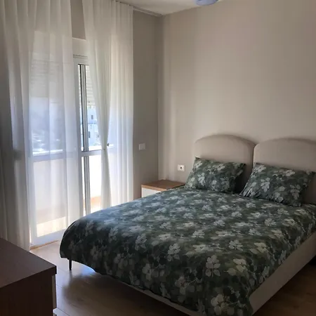 A&s Spacious Centre - *
